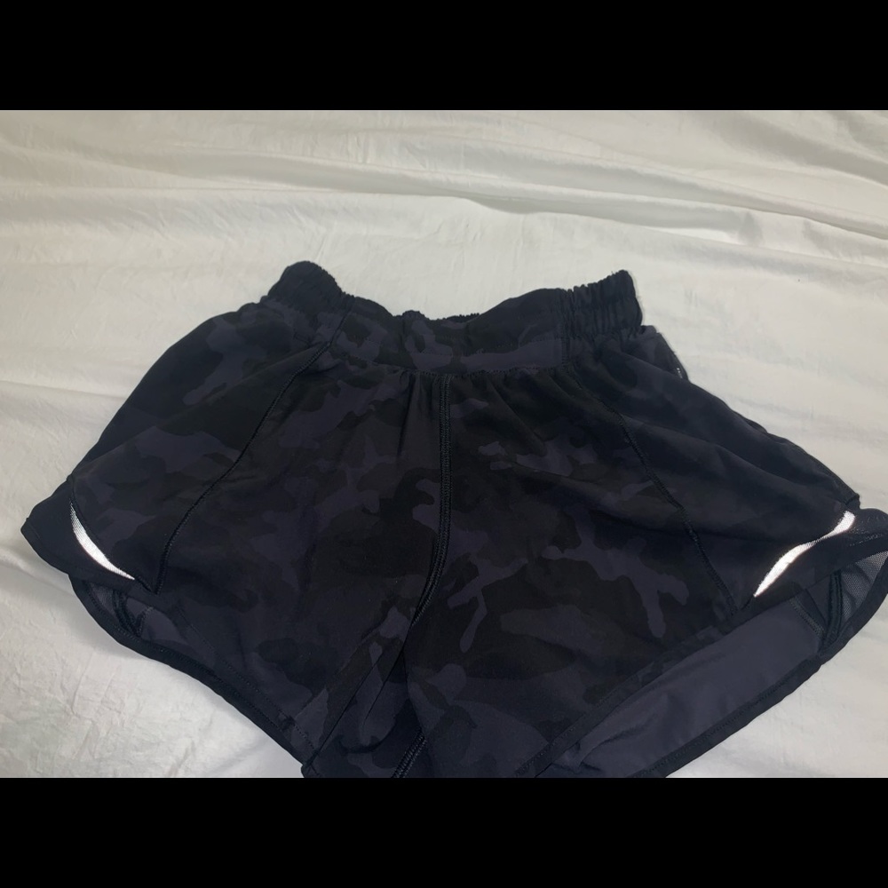 CAMO HOTTY HOT SHORTS